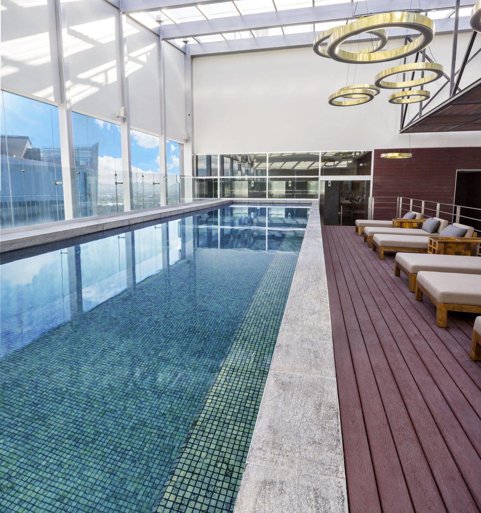 Fiesta Americana Mexico Toreo Esterno foto The pool at the 1018