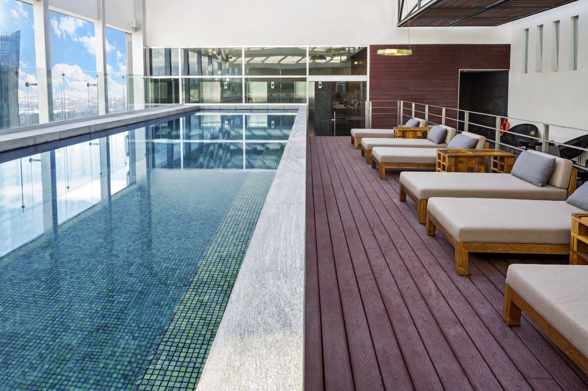 Fiesta Americana Mexico Toreo Esterno foto The pool at the hotel